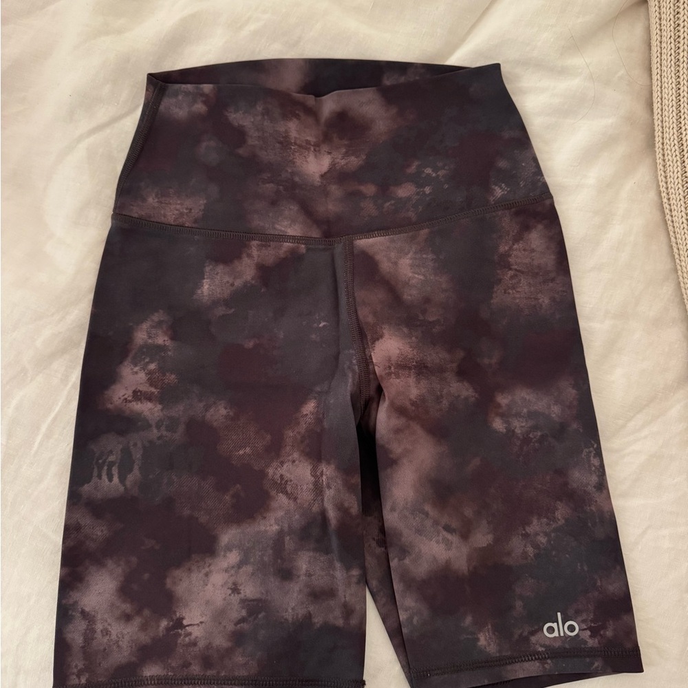 ALO Yoga Women's Cloudy Bike Shorts